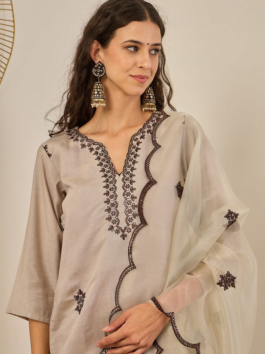 Saundh Grey Silk Blend Embroidered Kurta Set Suits - FitVibe Fashion