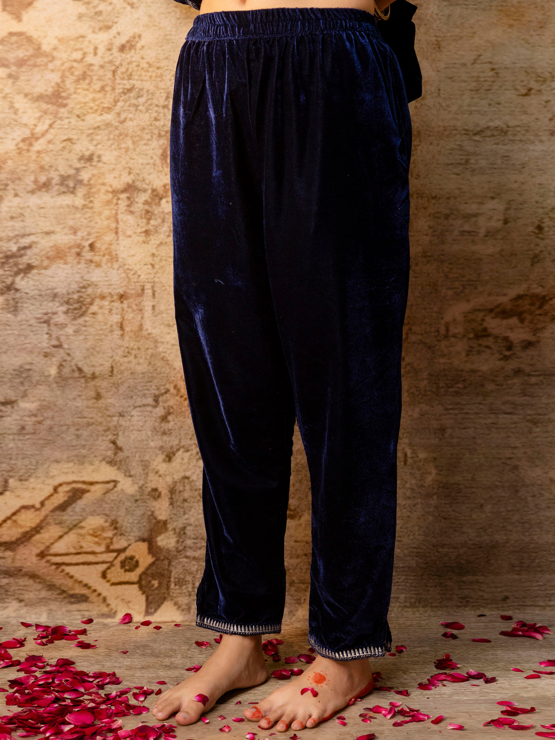 Women Velvet Kurta Pant Dupatta Set - FitVibe Fashion