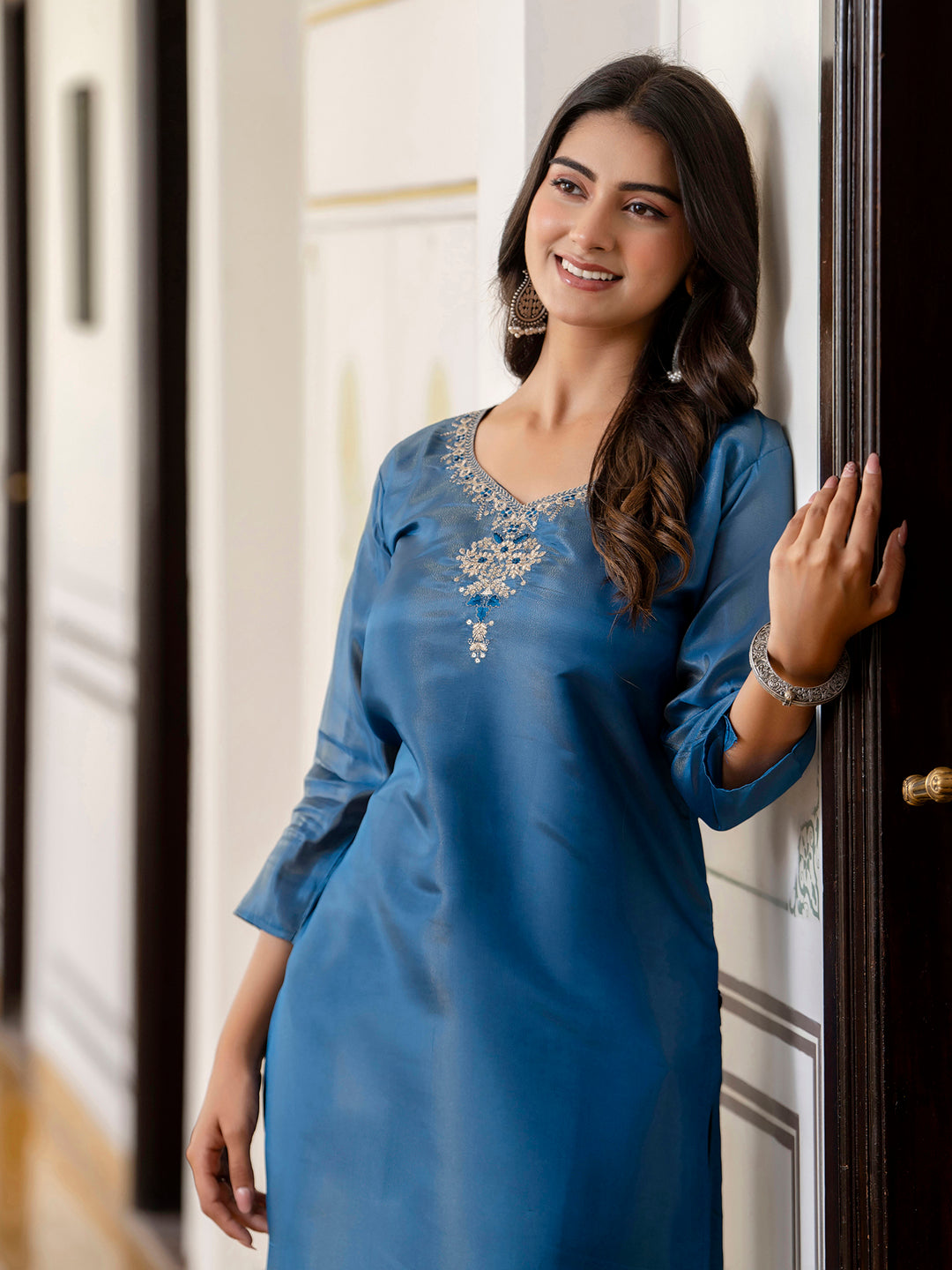 Women Embroidered shimmer Silk Blend Straight Kurta - FitVibe Fashion