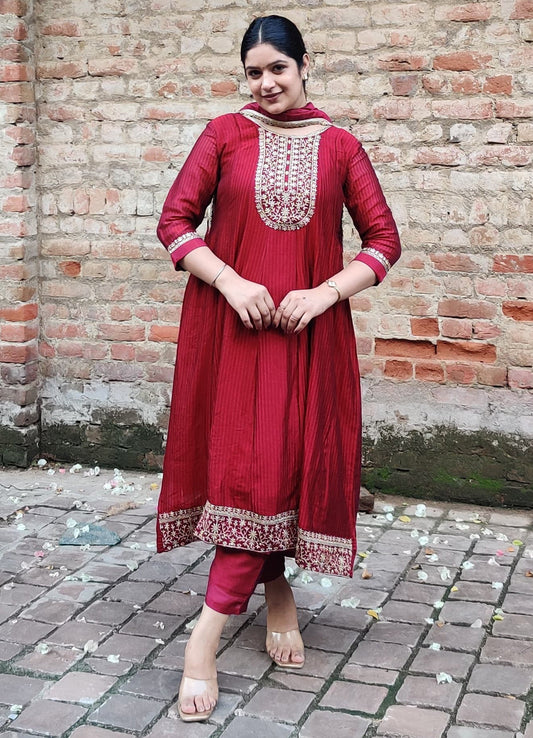 Sutraa Maroon Embroidered Silk Blend Anarkali Kurta Pant With Dupatta Set - FitVibe Fashion