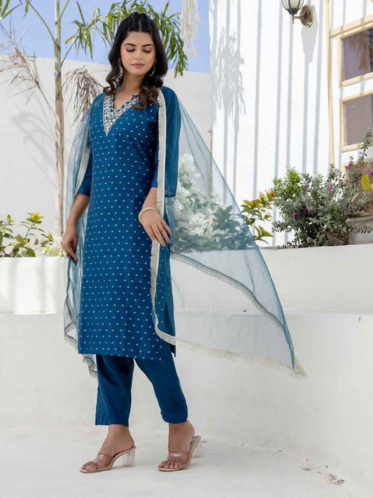 Akrita Women Silk Blend Kurta Pant Dupatta Set