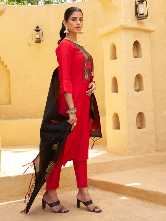 Sitara Red and Black Cotton Silk Blend Kurta Set With Jacquard Woven Meenakari Dupatta - FitVibe Fashion