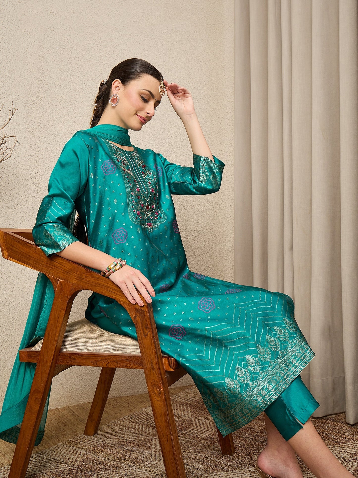 JashnVibe Rama Women Cotton Silk Blend Straight Suit Set with Handwork - FitVibe Fashion