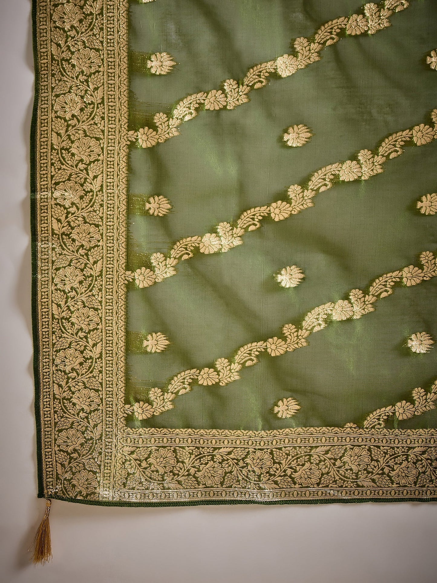 Zarika Women Kurta and Pant Dupatta Sets Viscose Rayon Fabrics with Embroidery Handwork - FitVibe Fashion