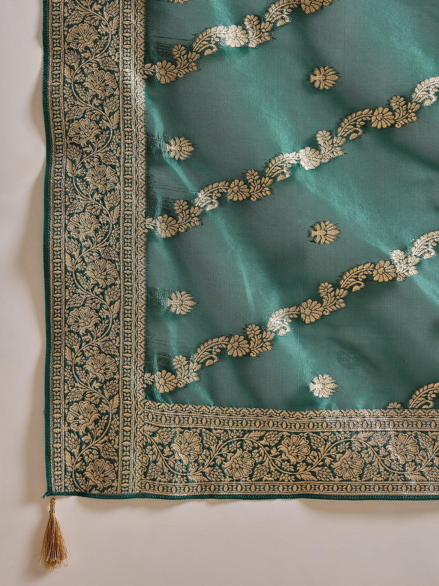 Zarika Women Kurta and Pant Dupatta Sets Viscose Rayon Fabrics with Embroidery Handwork - FitVibe Fashion