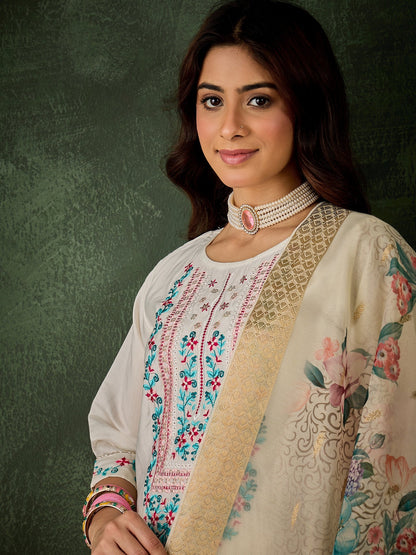 Varnam Women Silk Blend Kurta Pant Dupatta Set - FitVibe Fashion