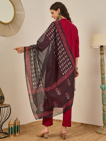 Swarnika Women's Embroidered Silk Blend Kurta Set with Dupatta – Stylish Ethnic Wear for Casual & Festive Occasions - FitVibe Fashion