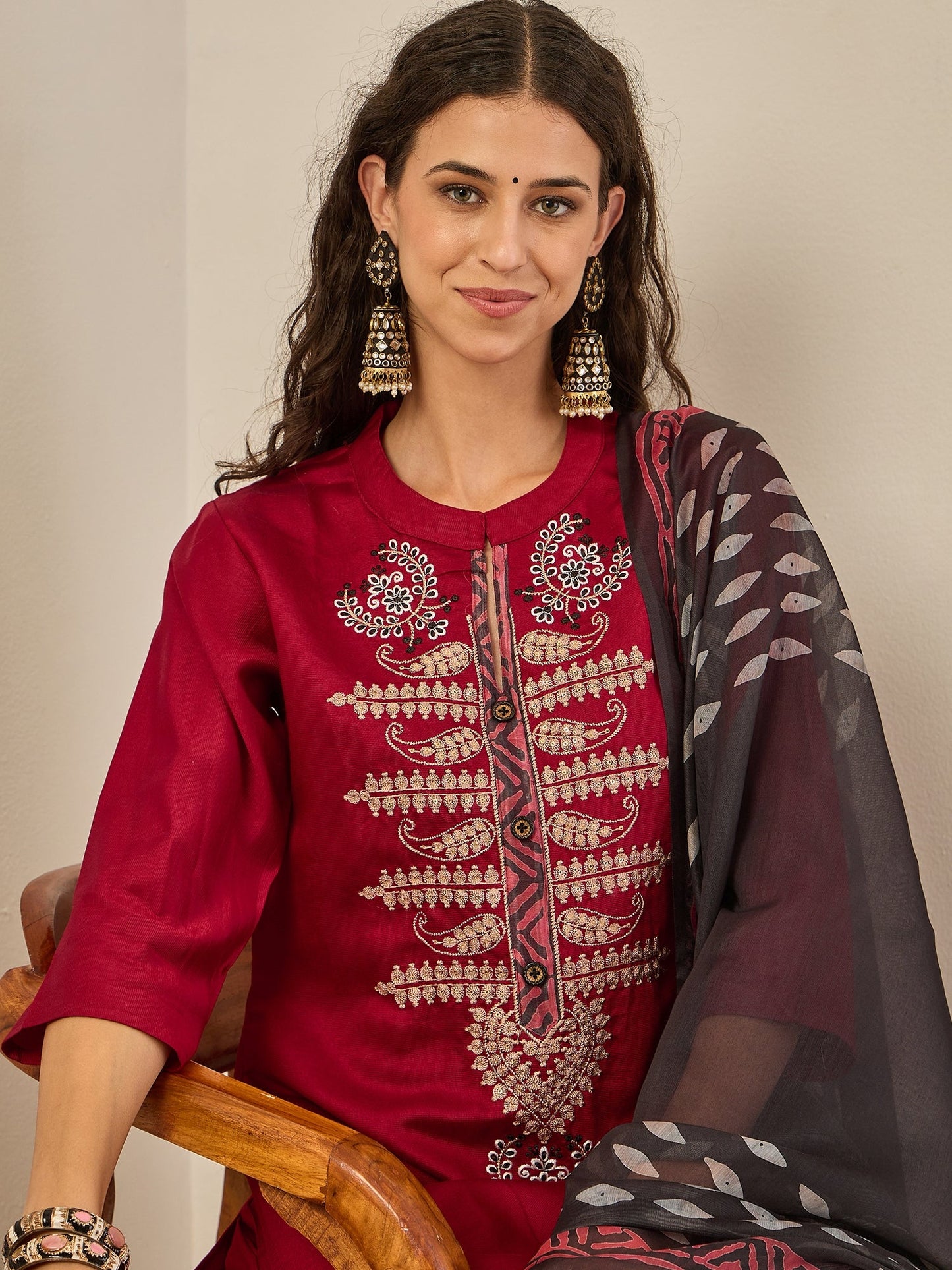 Swarnika Women's Embroidered Silk Blend Kurta Set with Dupatta – Stylish Ethnic Wear for Casual & Festive Occasions - FitVibe Fashion