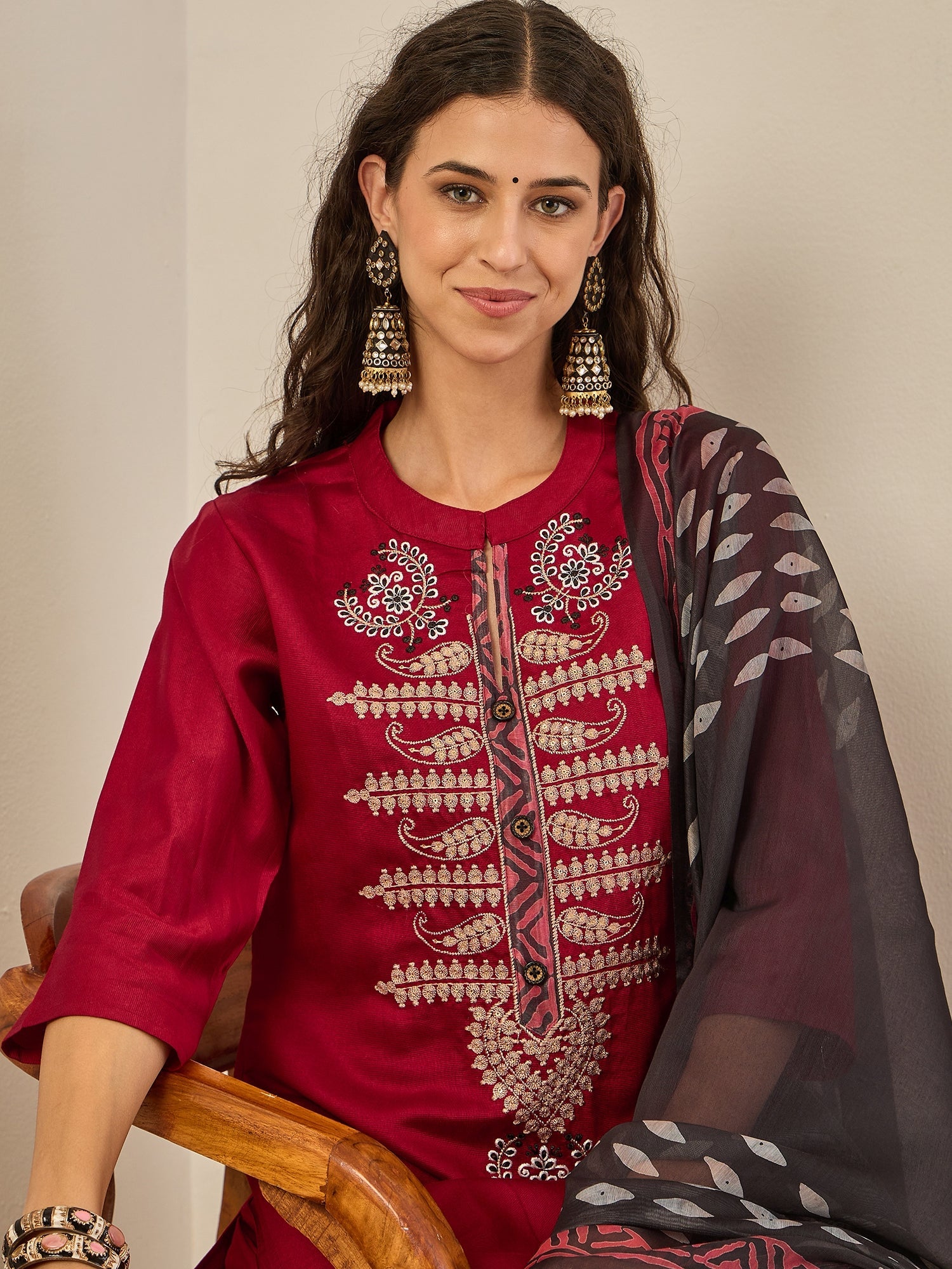 Swarnika Women's Embroidered Silk Blend Kurta Set with Dupatta – Stylish Ethnic Wear for Casual & Festive Occasions - FitVibe Fashion