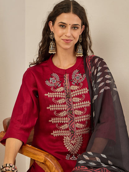 Swarnika Women's Embroidered Silk Blend Kurta Set with Dupatta – Stylish Ethnic Wear for Casual & Festive Occasions - FitVibe Fashion