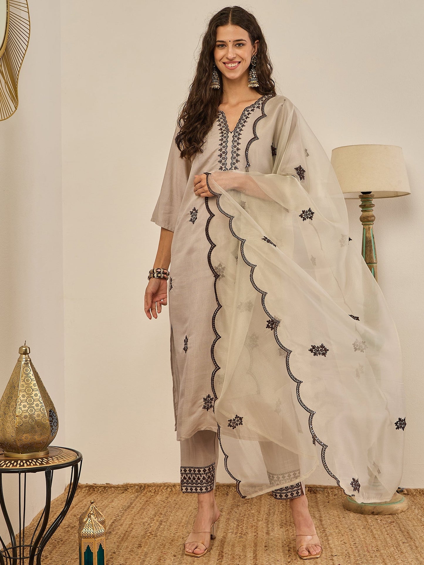 Saundh Grey Silk Blend Embroidered Kurta Set Suits - FitVibe Fashion