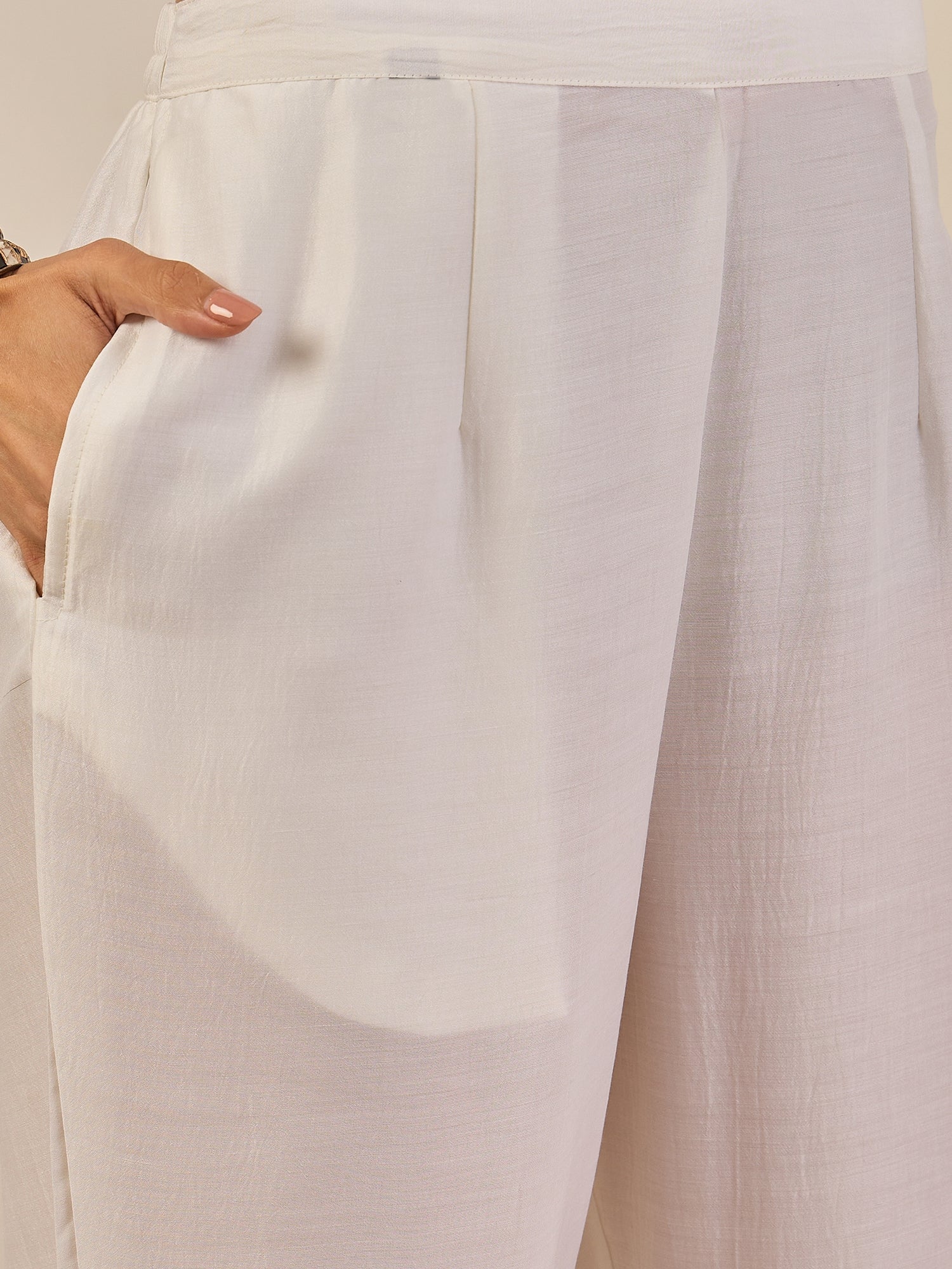 Keerthy Cream Embroidered Straight Printed Kurta Pant Set with Organza Dupatta - FitVibe Fashion