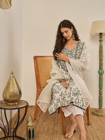 Keerthy Cream Embroidered Straight Printed Kurta Pant Set with Organza Dupatta - FitVibe Fashion
