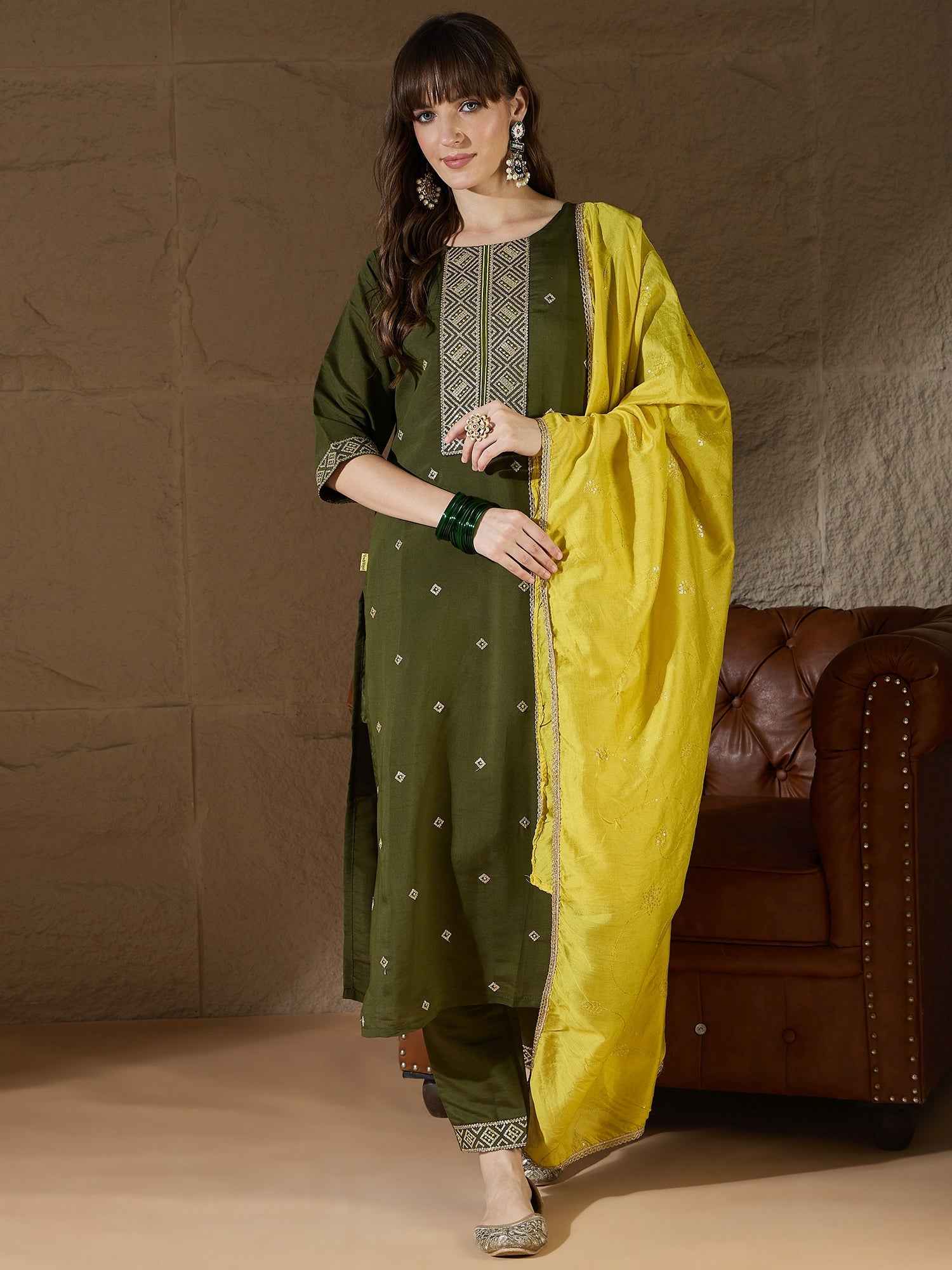 Aarohi green Women Kurta and Pant Sets Silk Blend Fabric