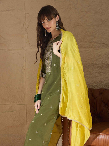 Aarohi green Women Kurta and Pant Sets Silk Blend Fabric