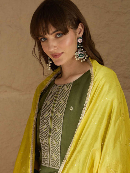 Aarohi green Women Kurta and Pant Sets Silk Blend Fabric