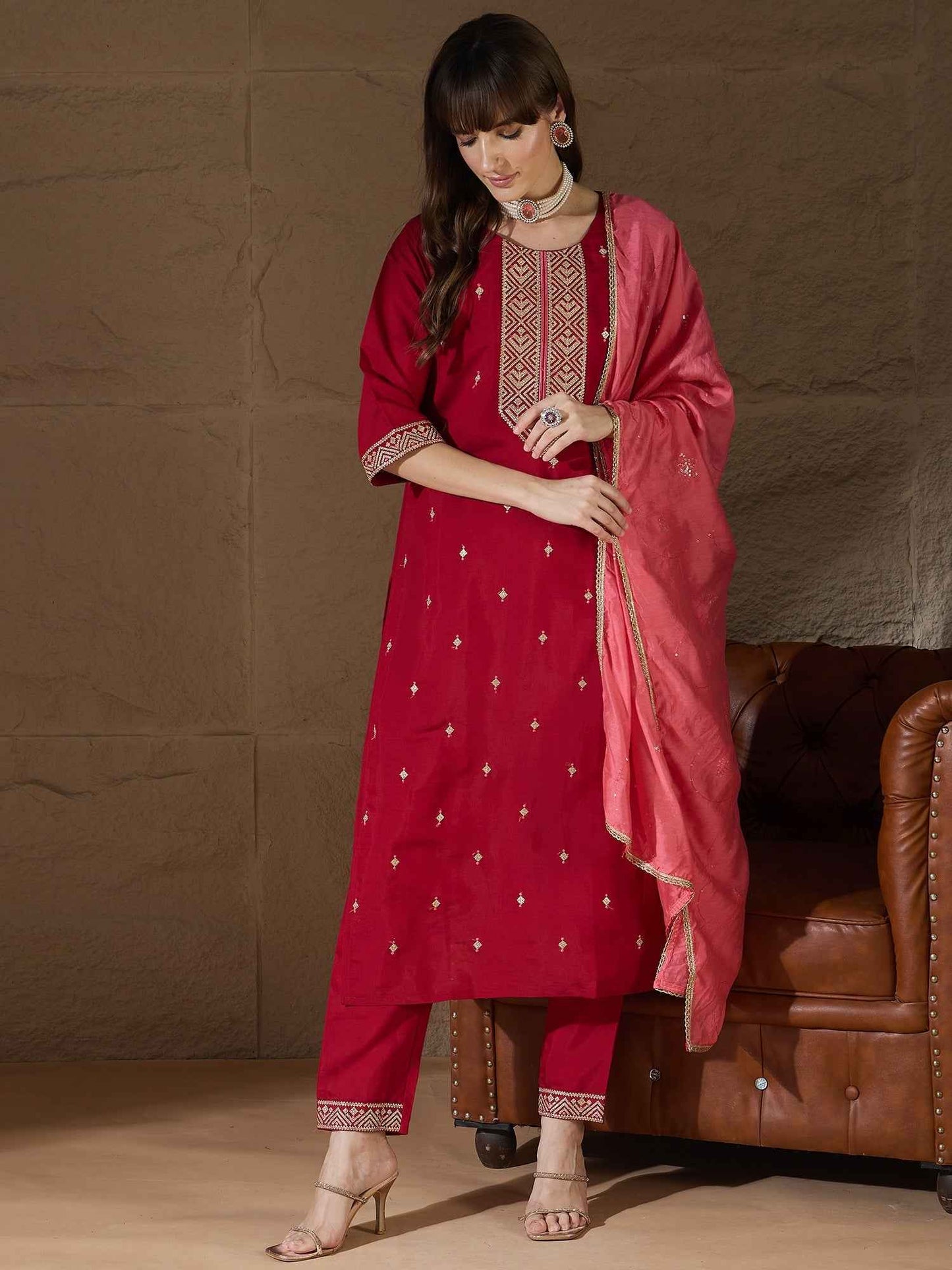 Aarohi red Women Kurta and Pant Sets Silk Blend Fabric