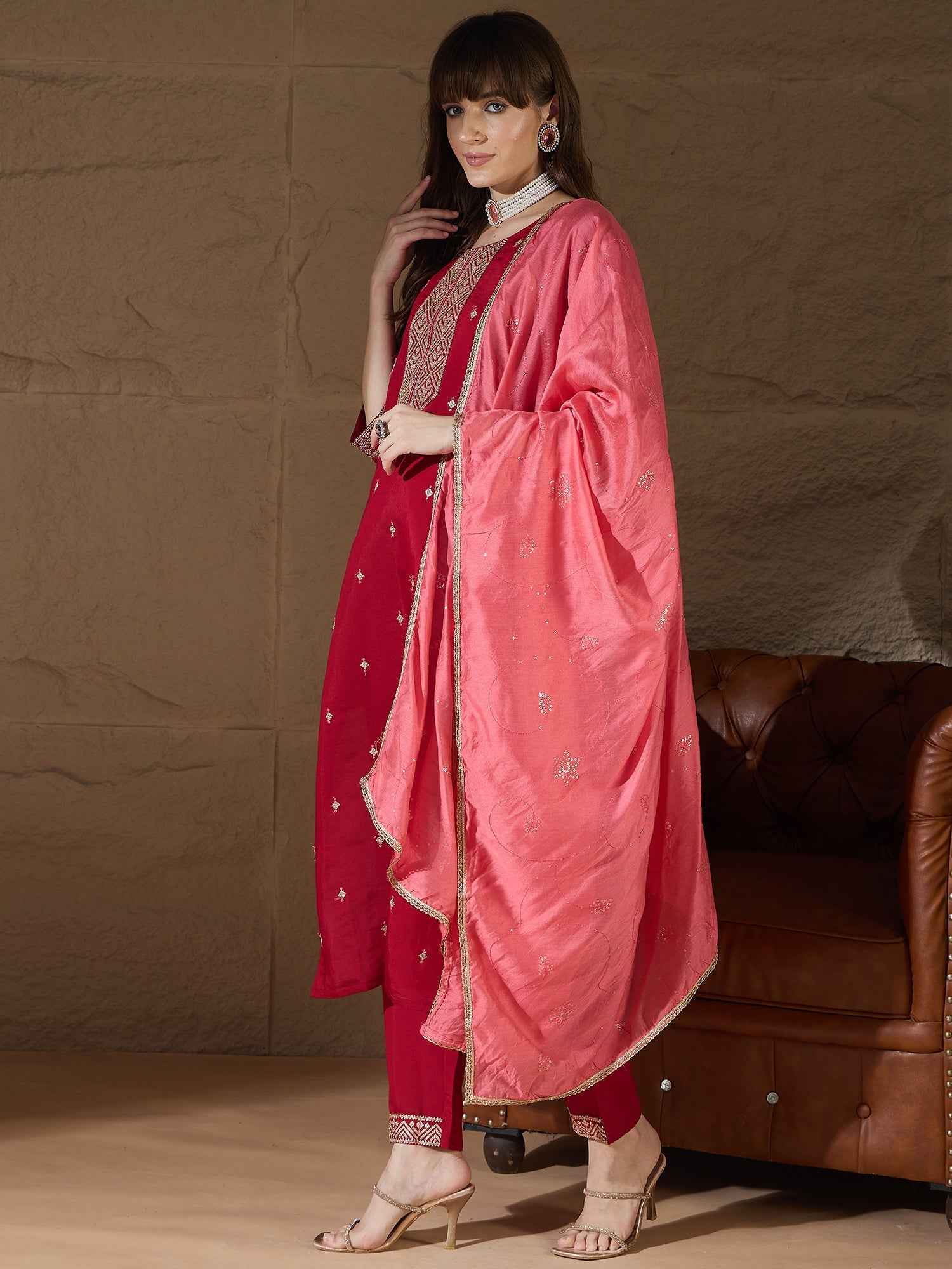 Aarohi red Women Kurta and Pant Sets Silk Blend Fabric