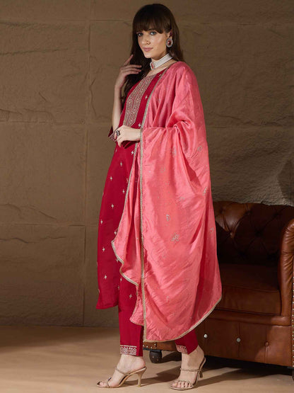 Aarohi red Women Kurta and Pant Sets Silk Blend Fabric