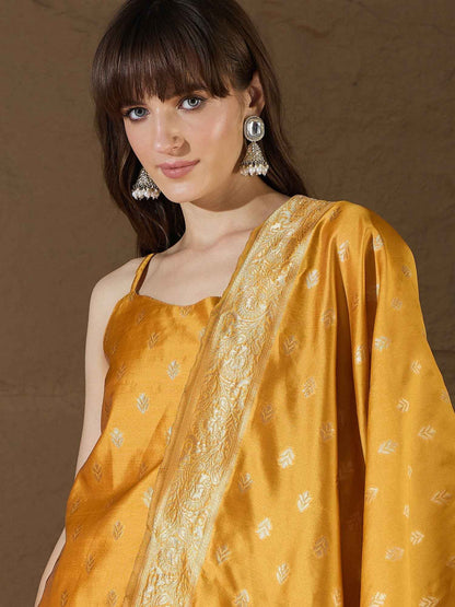 Aangan Ethnic Kurta with Trousers & Dupatta Set