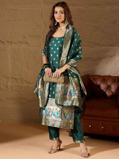 Aangan Ethnic Kurta with Trousers & Dupatta Set