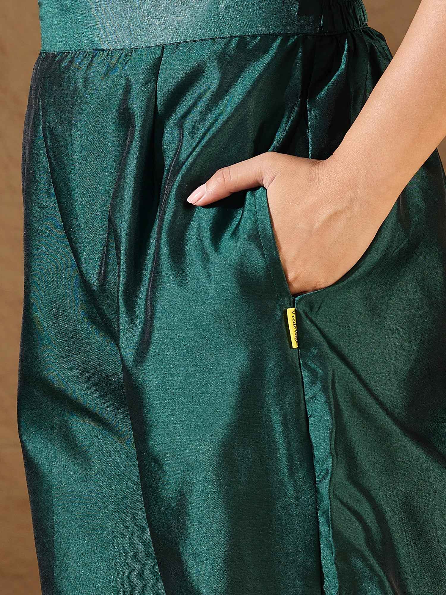 Aanira Green Cotton Silk Jacquard Kurta Pant With Banarasi Silk dupatta