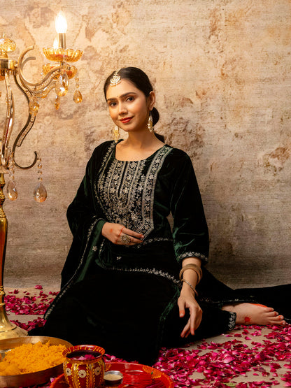 Women Velvet Kurta Pant Dupatta Set - FitVibe Fashion
