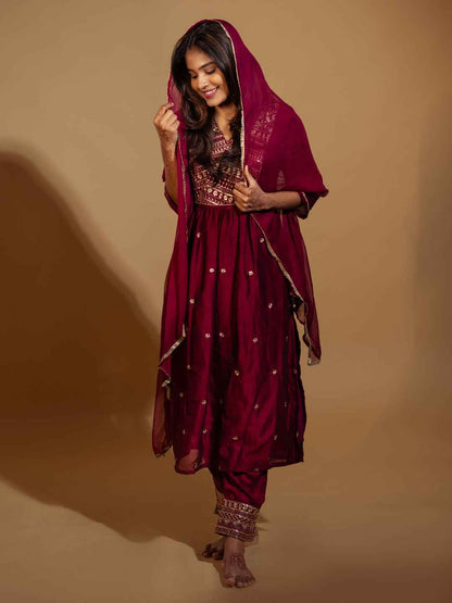 Aaradhya Women Flared Kurta and Trousers Pant Set Silk Blend