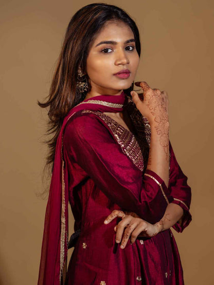 Aaradhya Women Flared Kurta and Trousers Pant Set Silk Blend