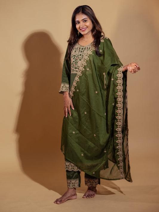 Mantra Embroidered Kurta and Trousers Pant Set Silk Blend Set - FitVibe Fashion