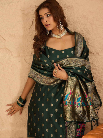 Aangan Ethnic Kurta with Trousers & Dupatta Set