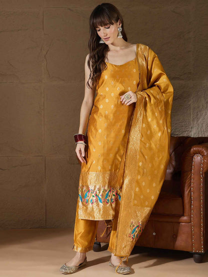 Aangan Ethnic Kurta with Trousers & Dupatta Set