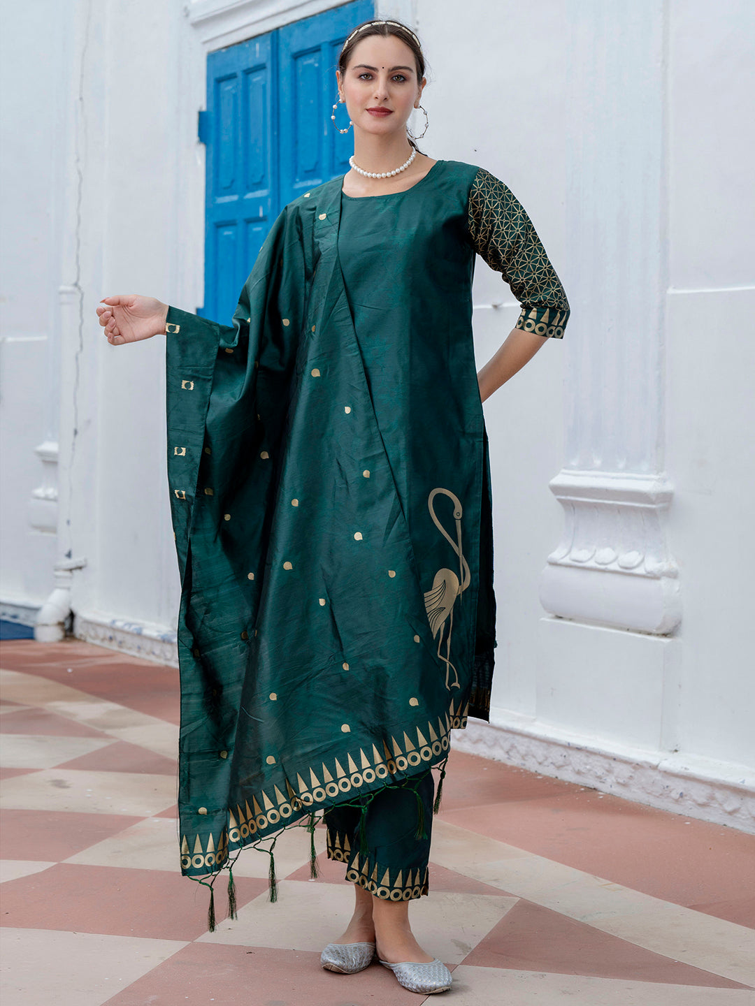 Yamini Cotton Silk Jacquard Kurta Pant with Banarasi Silk Dupatta – Elegant Ethnic 3-Piece Set for Women - FitVibe Fashion