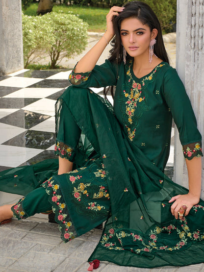 Women Silk Blend Kurta Pant Dupatta Set - FitVibe Fashion