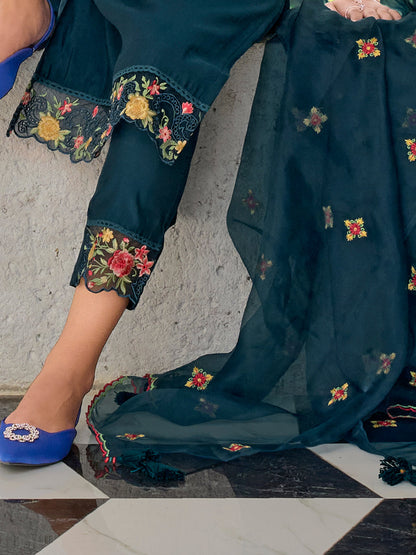 Women Silk Blend Kurta Pant Dupatta Set - FitVibe Fashion