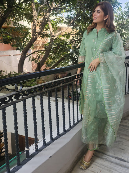 Ragni Silk Blend High Neck Kurta and Trousers Pant Set - FitVibe Fashion