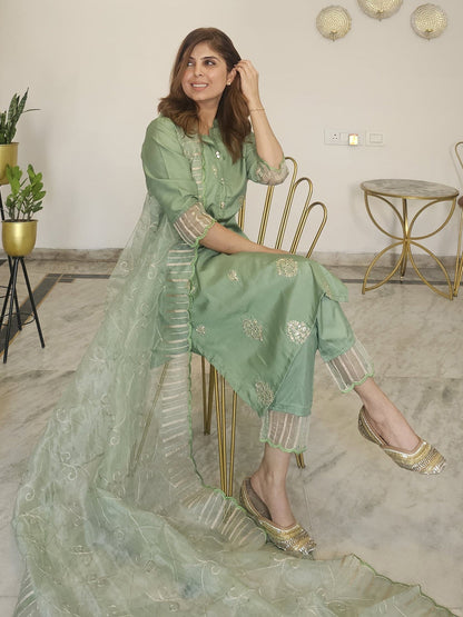 Ragni Silk Blend High Neck Kurta and Trousers Pant Set - FitVibe Fashion