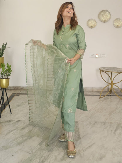 Ragni Silk Blend High Neck Kurta and Trousers Pant Set - FitVibe Fashion