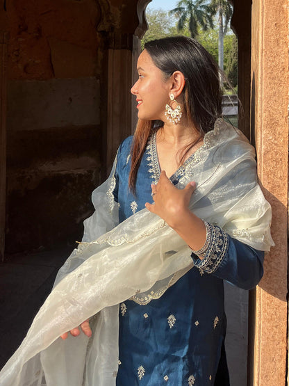 Pushp Silk Blend Kurta and Trouser Set with Organza Dupatta - FitVibe Fashion