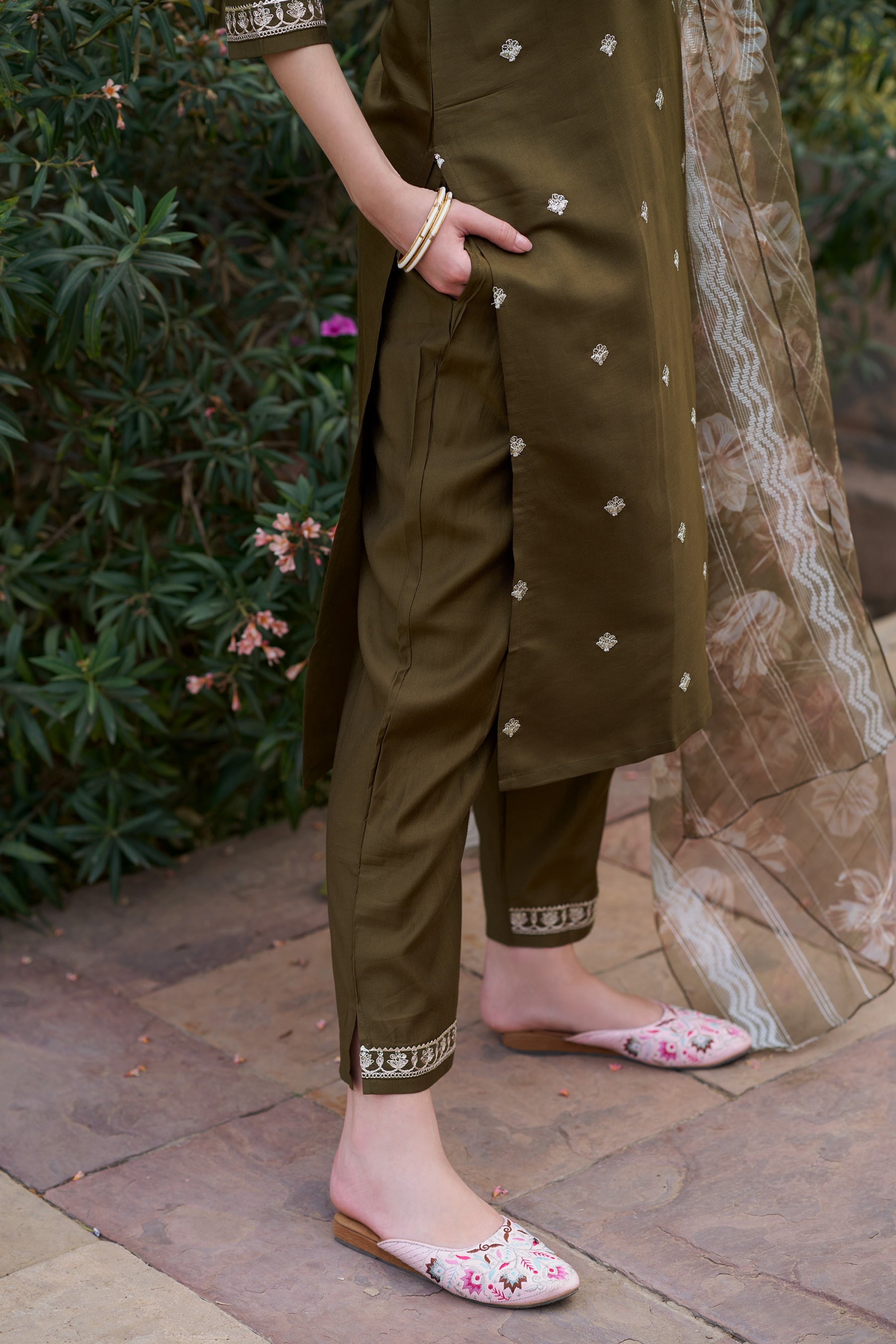 Pavitra Women Kurta and Pant Sets Viscose Rayon Fabric - FitVibe Fashion