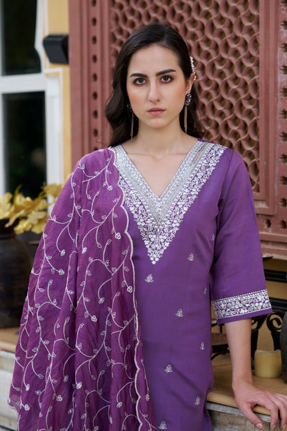 Shehnai Women Kurta and Pant Sets Silk Blend Fabric - FitVibe Fashion