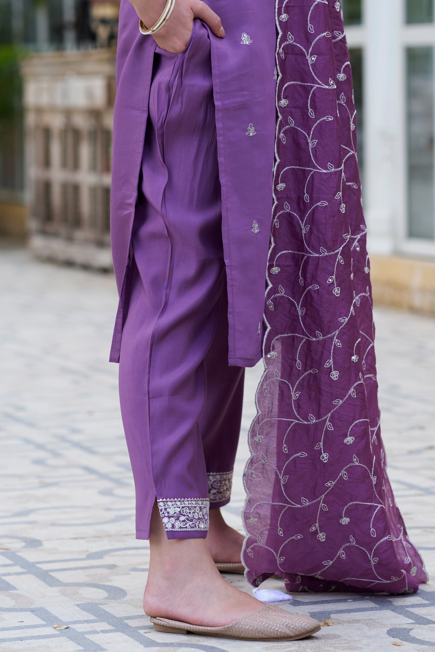 Shehnai Women Kurta and Pant Sets Silk Blend Fabric - FitVibe Fashion