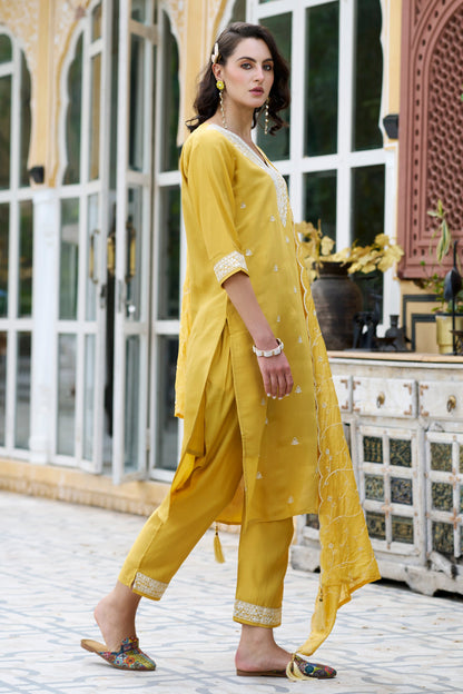 Kalpana Women Kurta and Pant Sets Silk Blend Fabric - FitVibe Fashion