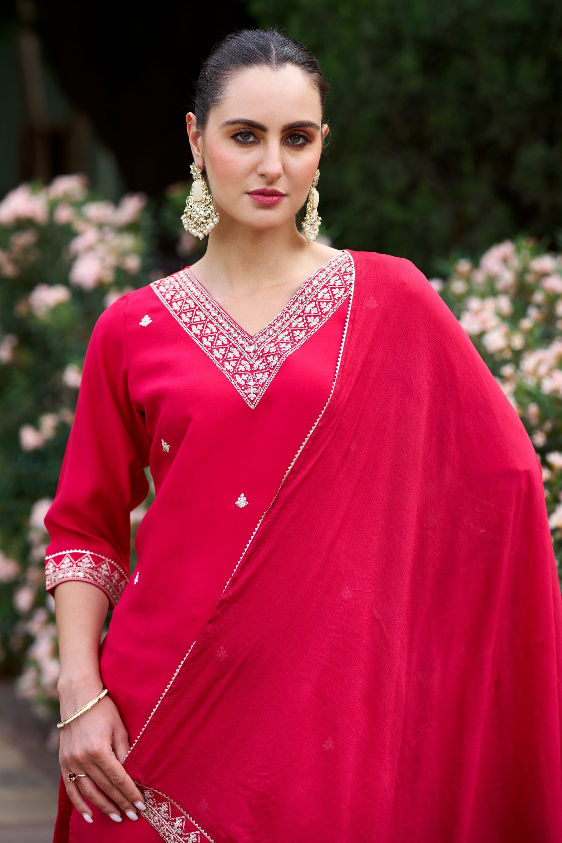 Roohani Women Kurta and Pant Sets Silk Blend Fabric - FitVibe Fashion