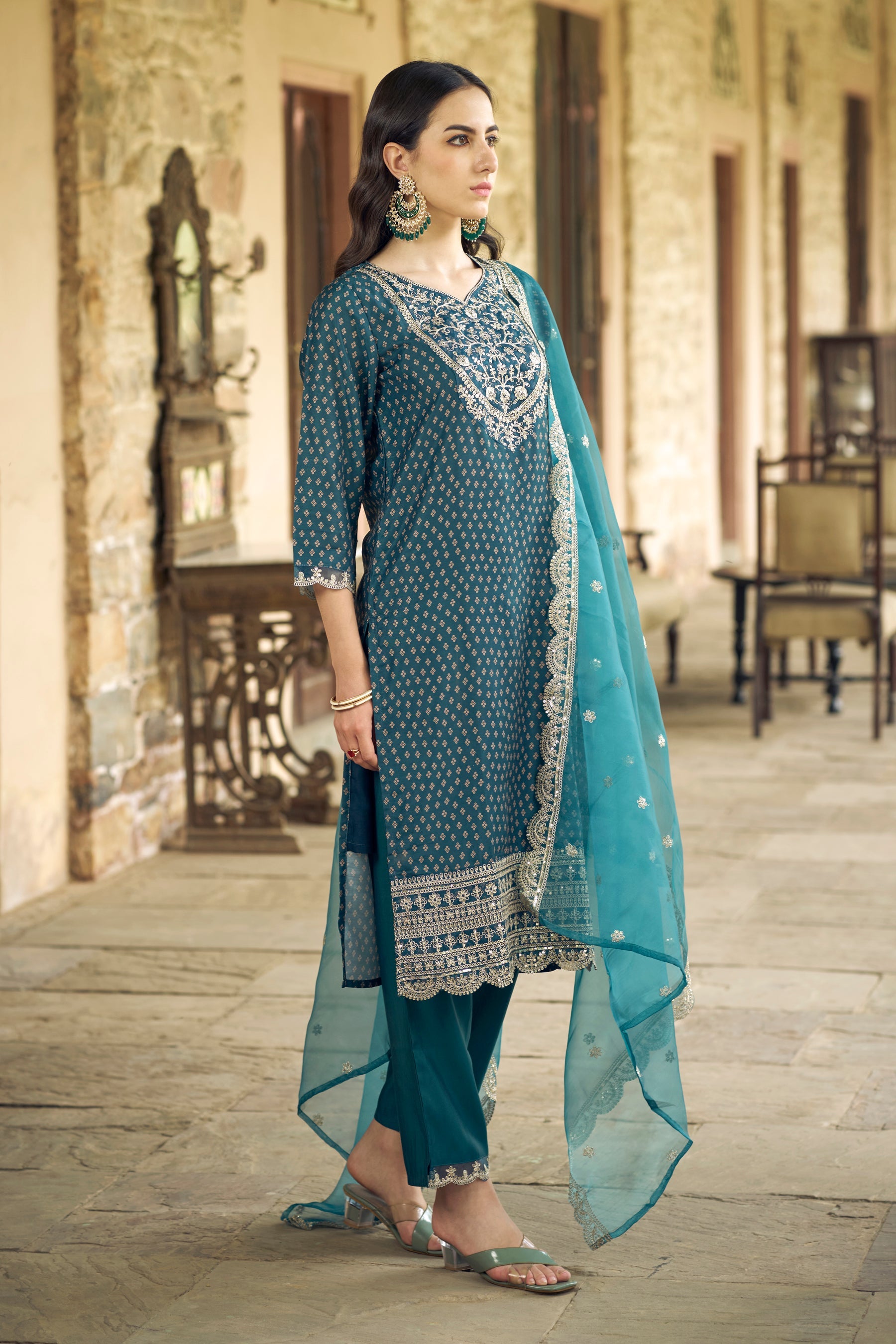 Chaitra Women Kurta and Pant Sets Muslin Print Fabric - FitVibe Fashion