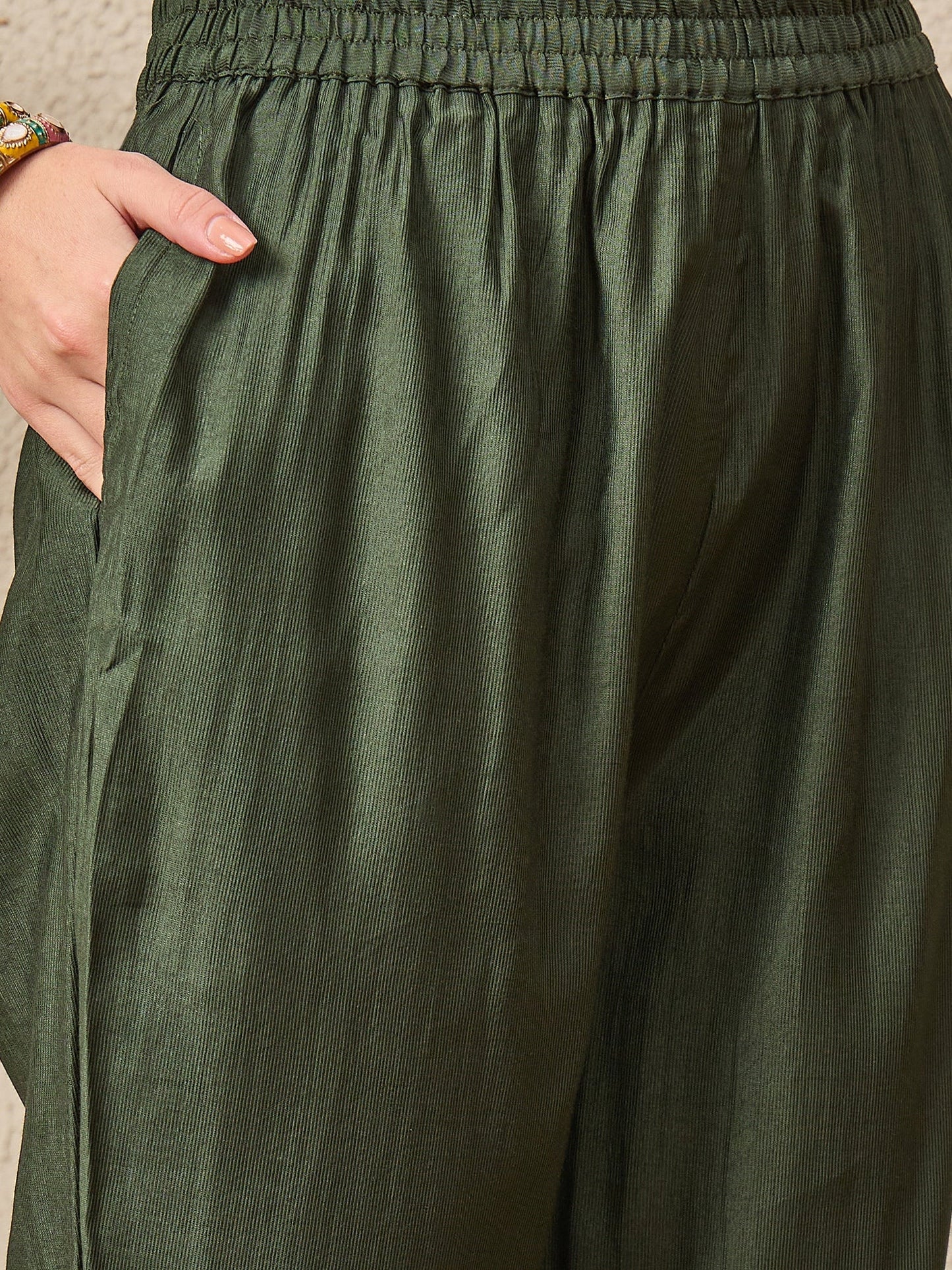 Bhakti green Women Viscose Rayon suit Set - FitVibe Fashion