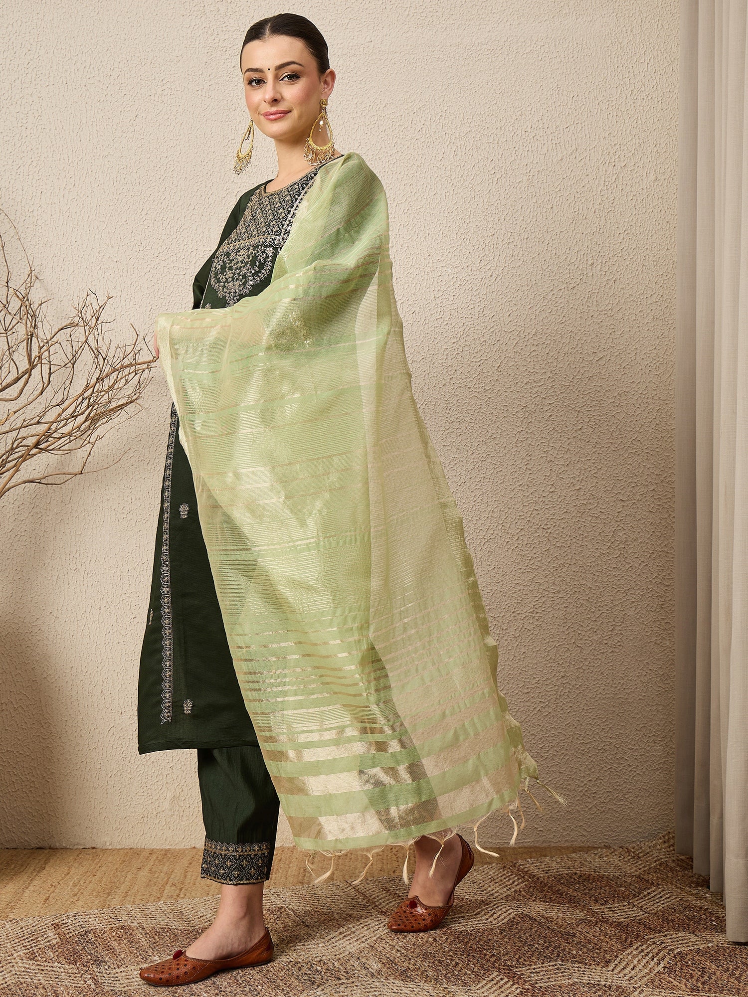 Bhakti green Women Viscose Rayon suit Set - FitVibe Fashion