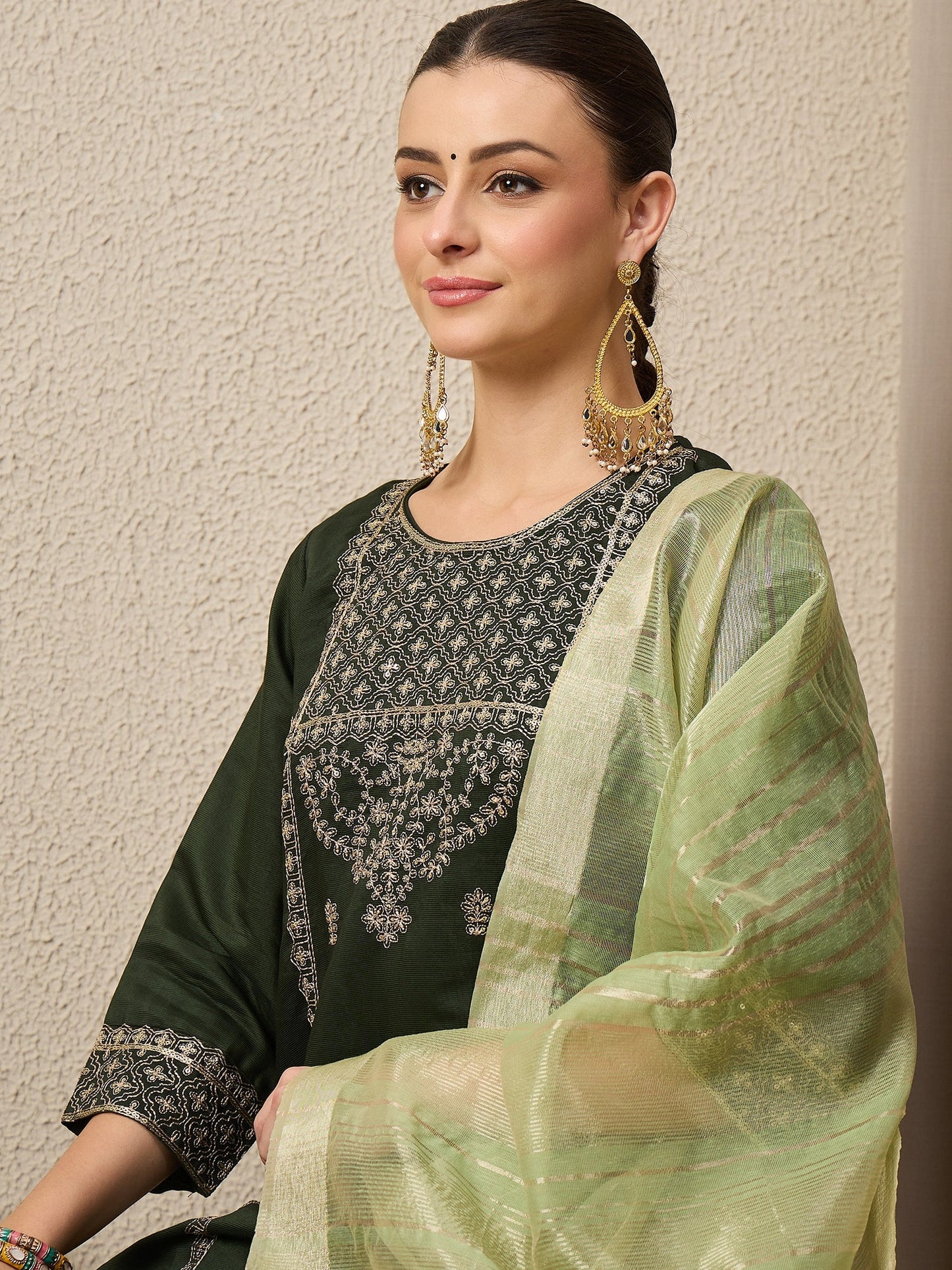 Bhakti green Women Viscose Rayon suit Set - FitVibe Fashion