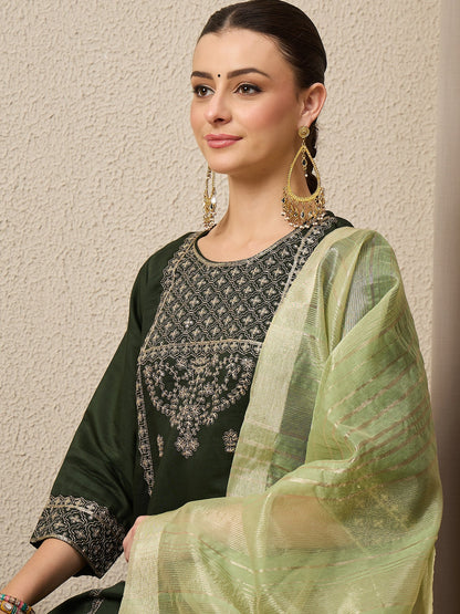 Bhakti green Women Viscose Rayon suit Set - FitVibe Fashion