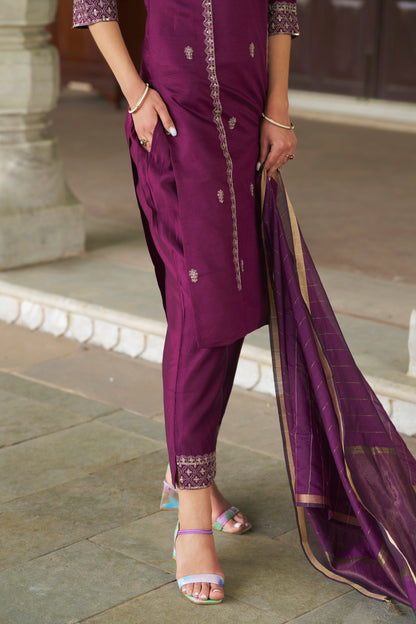 Rajsi Women Kurta and Pant Sest Viscose Rayon - FitVibe Fashion